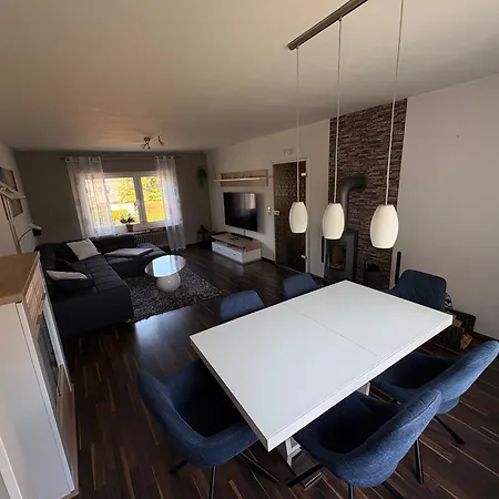 Stilvolle Ferienwohnung, Bis Zu 5 Gaeste Mit Kamin דירה